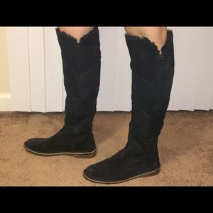 Lightly worn, tall UGG boots!